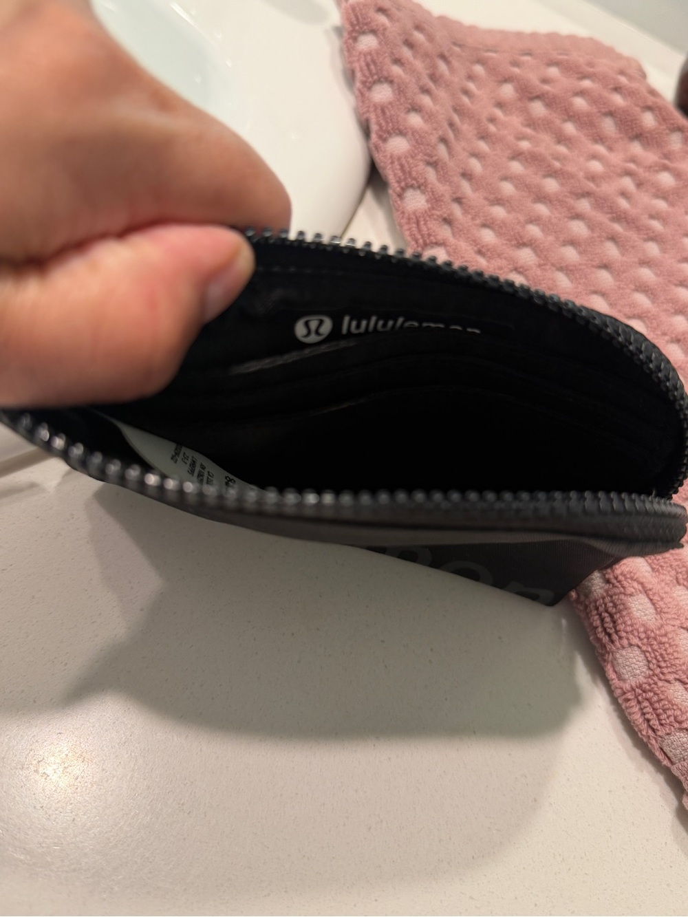Lululemon Black Clippable Card Zip Pouch Wallet - Picture 4 of 6